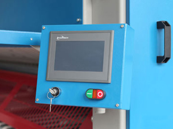 
		毛巾折叠机
	(图6)