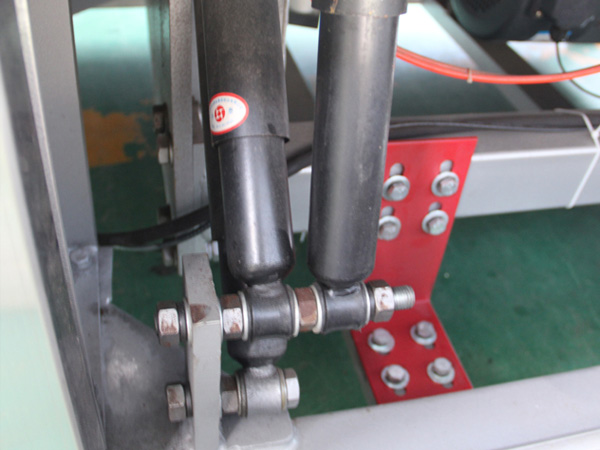 
		全自动卫生隔离式洗脱机
	(图6)